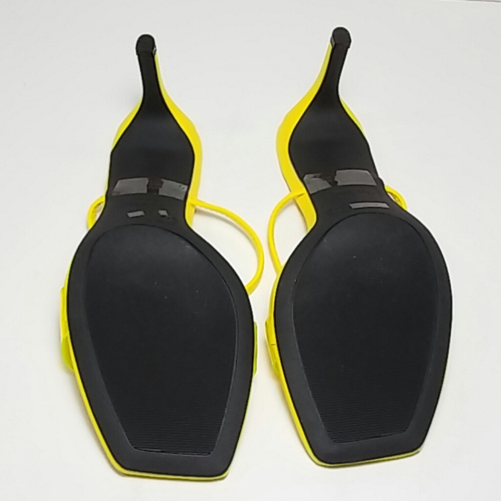 🆕Neon Yellow Slip On Double Band Vamp Mule Heel🆕 - Picture 5 of 7